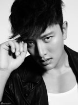 组图：贾乃亮双单曲齐上线 独特嗓音深情款款