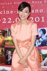 组图：张静初演意大利电影压力大 笑称没艳遇