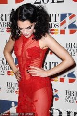 组图：Jessie J透视裙极尽诱惑 登台为火星哥颁奖