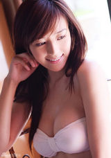 高清组图：周韦彤日本拍性感写真 比基尼秀美胸