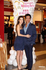 组图：谢婷婷安志杰秀恩爱 亲吻预祝白色情人节