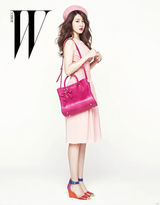 高清图：韩星成宥利变春之女王 粉红装扮小清新