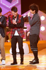 幻灯图：林峰帅气现身《劲歌金曲》 古巨基另类时尚