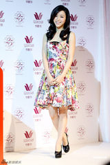 组图：张静初代言内衣性感亮相 笑称拍戏从没尺度