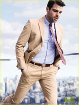 组图：《星际迷航》男星昆图登杂志 造型复古