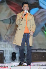 组图：钟镇涛梁汉文宣传禁毒 孙耀威支持同志爱