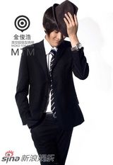 幻灯图集：金俊浩时尚大片 展帅气型男风