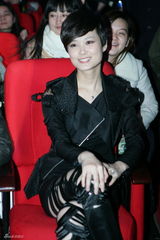 高清组图：新浪网络盛典李宇春台下心情大好