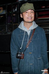 组图：张智霖开唱怀抱儿子亮相 张柏芝任嘉宾