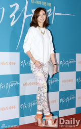 组图：SJ始源强仁等捧场刘智泰导演处女作