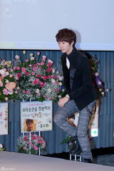 组图：韩国电视剧《闪亮的她》制作发布会