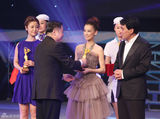 高清组图：黄圣依获得央视09年度最佳广告代言人奖
