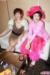 组图：陈奕迅加盟《金鸡》 吴君如秀事业线