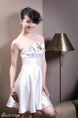 组图：倪虹洁最新写真大片 裙舞飞扬尽显灵动之美