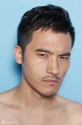 组图：耿乐曝光全新个性写真 帅气展现搞怪气质