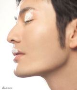 高清图：黄晓明登封面 眼泪谎言与真实人生