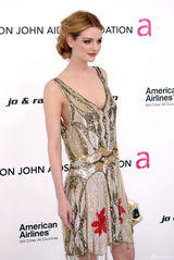 高清组图：超模莉迪亚-赫斯特亮相奥斯卡派对