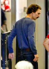 组图：马修-麦康纳拍新戏狂减重 骨瘦嶙峋现身机场