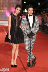 组图：欧弟亮相金钟红毯 不要平常心要狠狠体会