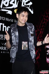 组图：罗志祥开演唱会 强抱蔡依林索吻掀高潮