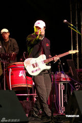 高清：摇滚教父崔健赴台开唱 推崇罗大佑音乐才能 