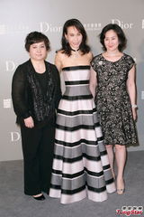 组图：刘嘉玲否认代孕传闻 称享受二人世界