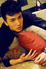 组图：许诺拍摄家居温情时尚大片