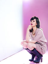 组图：海清优雅时尚写真曝光 复古红唇高贵冷艳