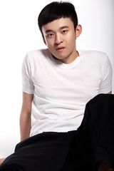 组图：《青春派》主演董子健写真