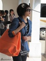 组图：李欣汝时尚街拍 混搭风显潮人范儿