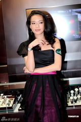 组图：舒淇出席腕表店开业 半露香肩展示迷人微笑