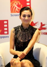 组图：《大上海》主创亮相新加坡 周润发搞笑全场