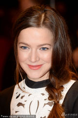 组图：汉娜与卡特琳娜双姝黑白风中性VS妩媚