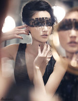 组图：张歆艺最新优雅写真尽显魅惑 