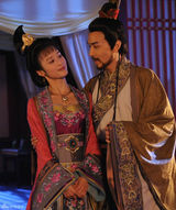 高清图：石小群变身叛逆平民代言人 百变造型成看点