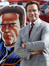 组图：施瓦辛格亮相2011戛纳电视节授予荣誉勋章