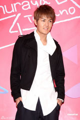 组图：吴克群健身升级胸罩杯 将请歌迷验证腹肌真假