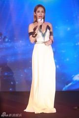 组图：萧亚轩罗志祥签约索尼被侃办婚礼