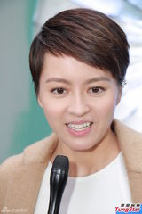 组图：梁咏琪与老公双双中《星星》毒 为剧流泪