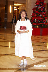 组图：梁咏琪黑超出席亚太影展 杨谨华低胸抢镜