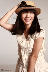 组图：白百何《失恋33天》裸妆上阵 美肤羡煞人