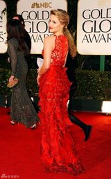 组图：第69届金球奖红毯戴安娜-艾格伦礼服中国风