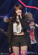 组图：少女时代性感俏舞《MCD》蝉联冠军