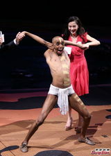 组图：Angelababy做浪漫大使 称只想爱得低调