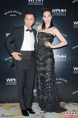 组图：李嘉欣与夫恩爱亮相 张智霖不介意妻旧事