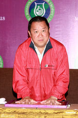 组图：泽塔-琼斯造访中国 休-格兰特一天恋爱五次