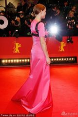 组图：柏林电影节开幕 《阿黛尔》赛杜粉裙熟女