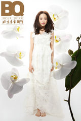 组图：佟丽娅清新自然封面写真空灵可爱