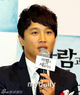 高清组图：车太贤闵孝琳等出席新片《随风而逝》首映