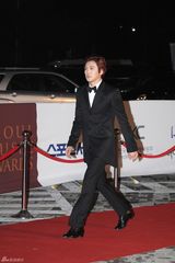 高清组图：f(x)SHINee等闪耀首尔歌谣大奖红毯